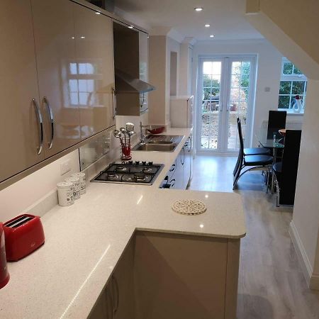 Guildford Town House Villa Buitenkant foto